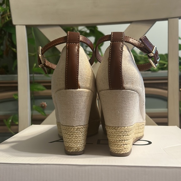 wedged neutral heels by ALDO🪐 - Picture 4 of 7